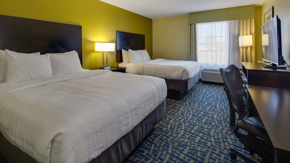 Best Western Plus Brunswick Inn & Suites 10/45