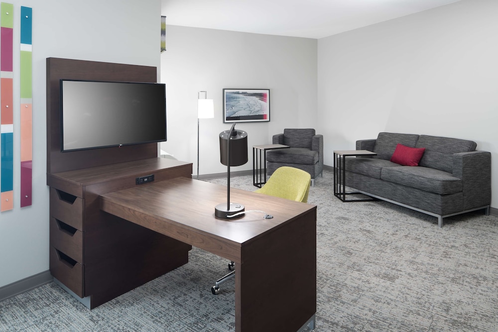 Hampton Inn Suites Cape Canaveral Cruise Port Fl 29/55