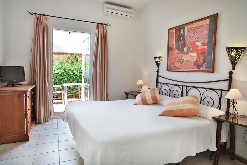 Hotel Madreselva 6/30
