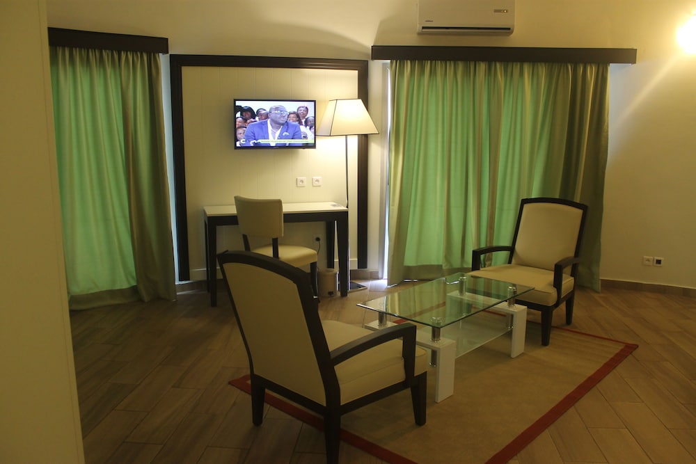 Grand Hotel d'Abidjan 24/26