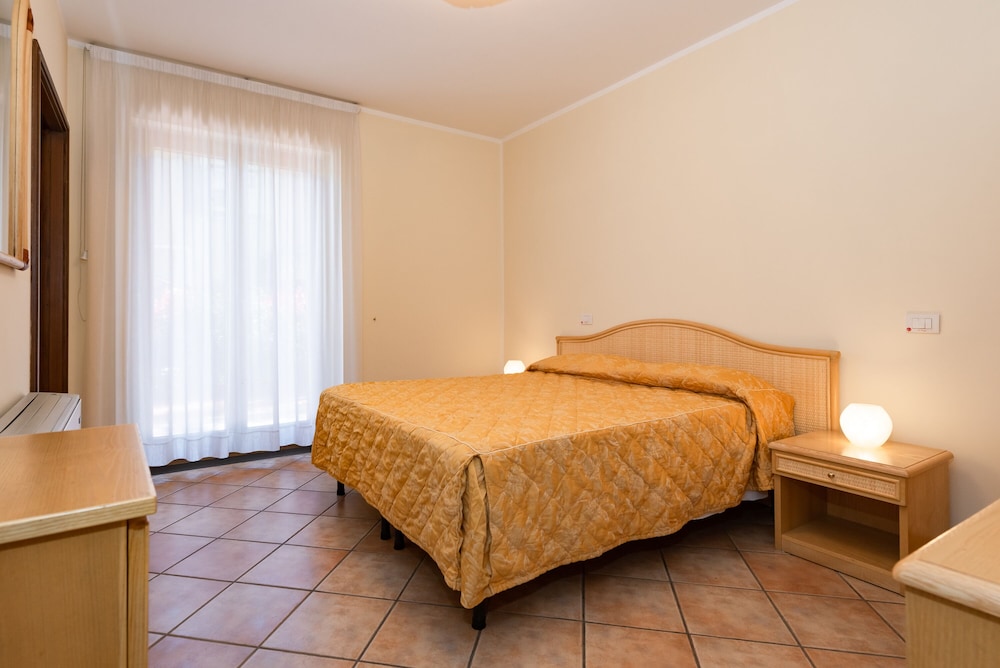 غرفة قياسية بسرير مزدوج، Hotel Ristorante Il Ceppo 6/9