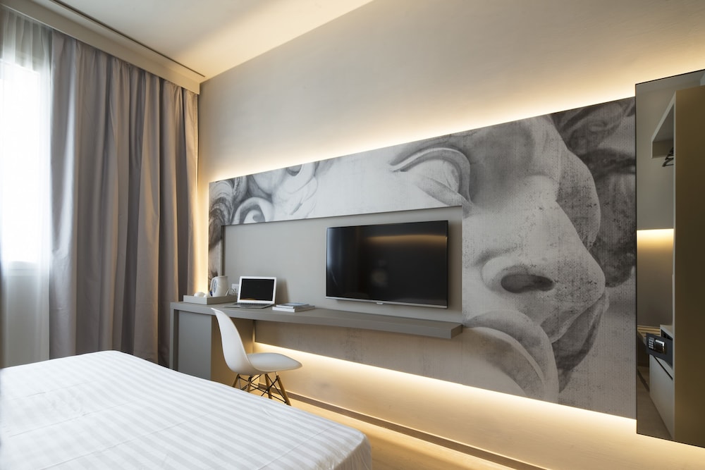Glance Hotel In Florence 49/70