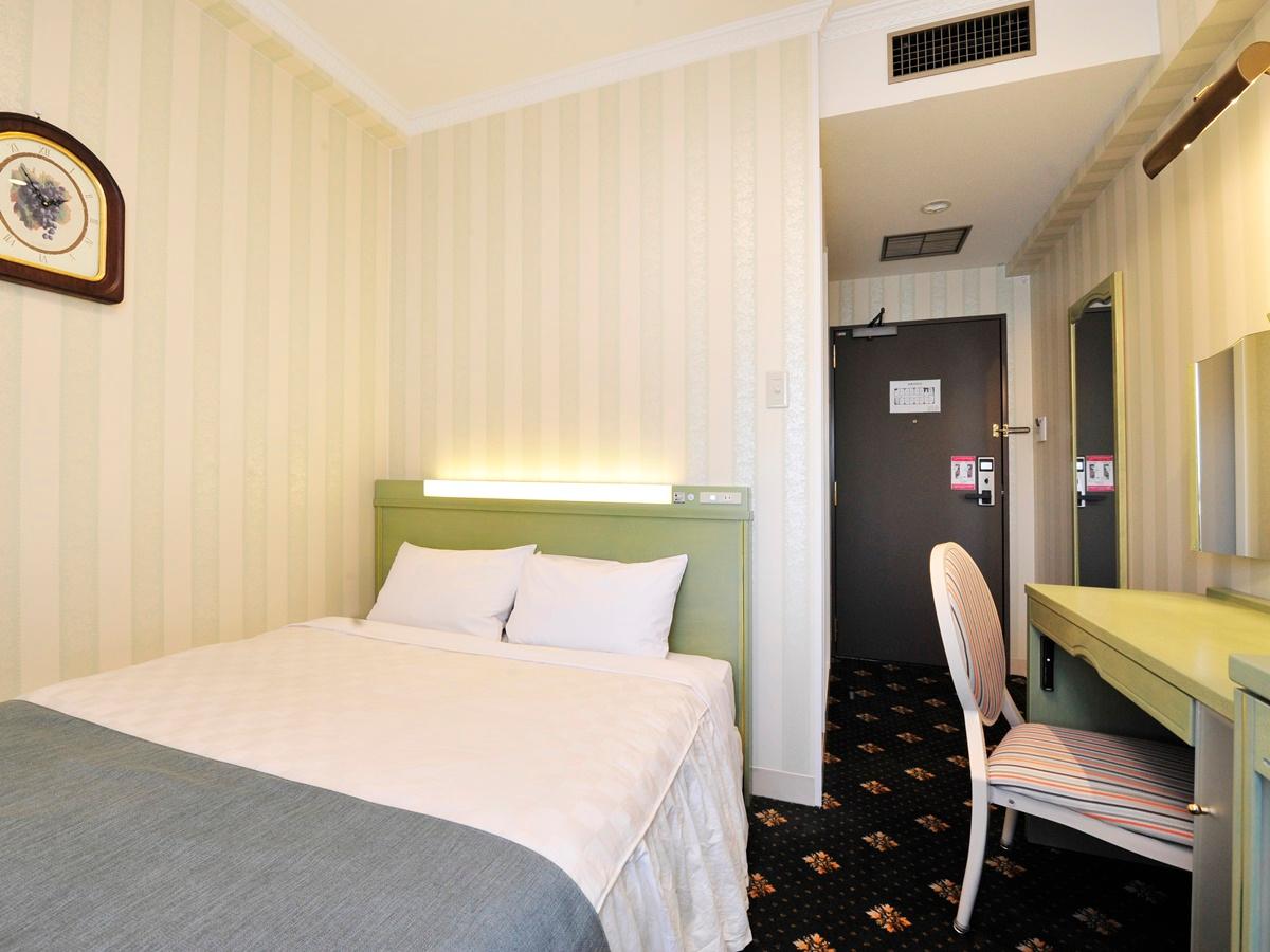 Semi Room, Standard, Semi Double Bed, Smoking