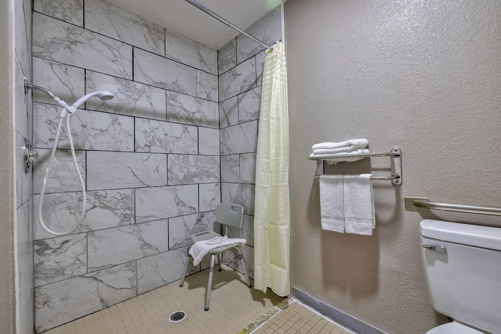Motel6 Little Rock, AR - South 23/27