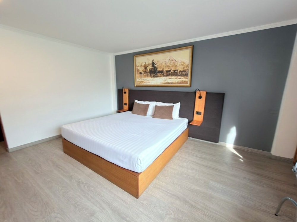 Shagwell Mansions Pattaya 30/64