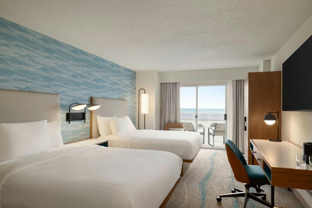 Room, 2 Queen Beds, Ocean Front, Street View, Patio, Ground Floor