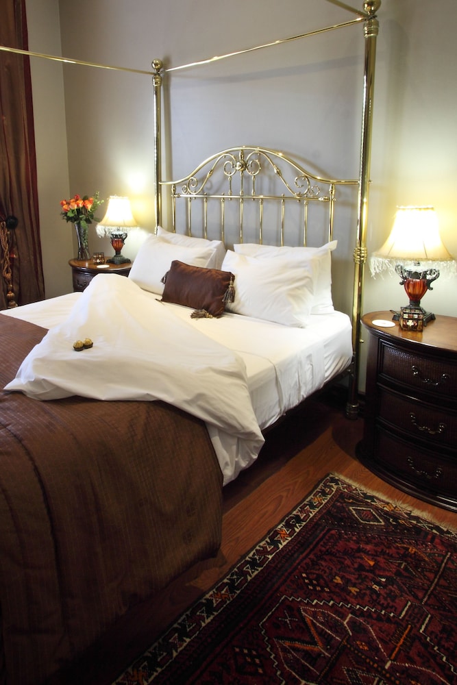 Candlewoods Guesthouse 20/48