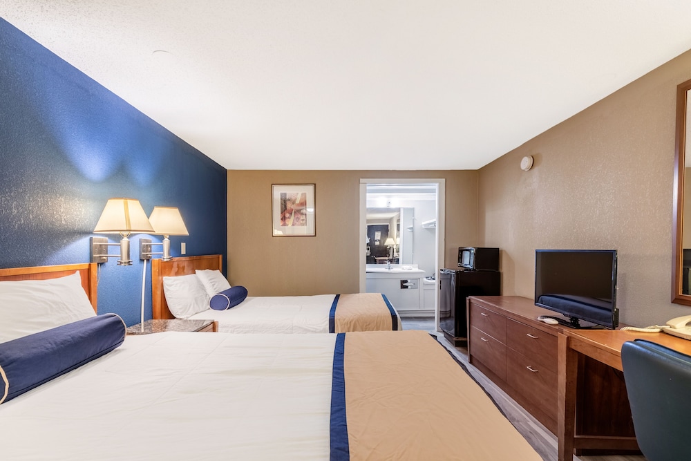 Rodeway Inn & Suites I-94 Kenosha 9/26