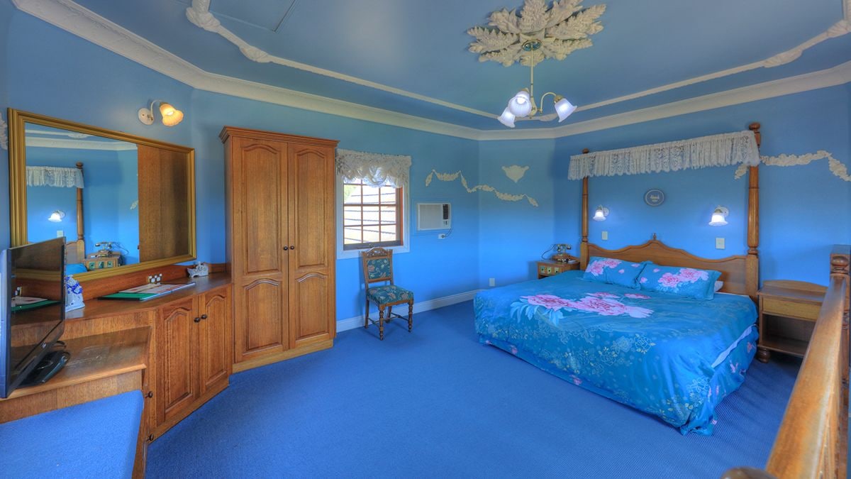 Special, Tower, Suite