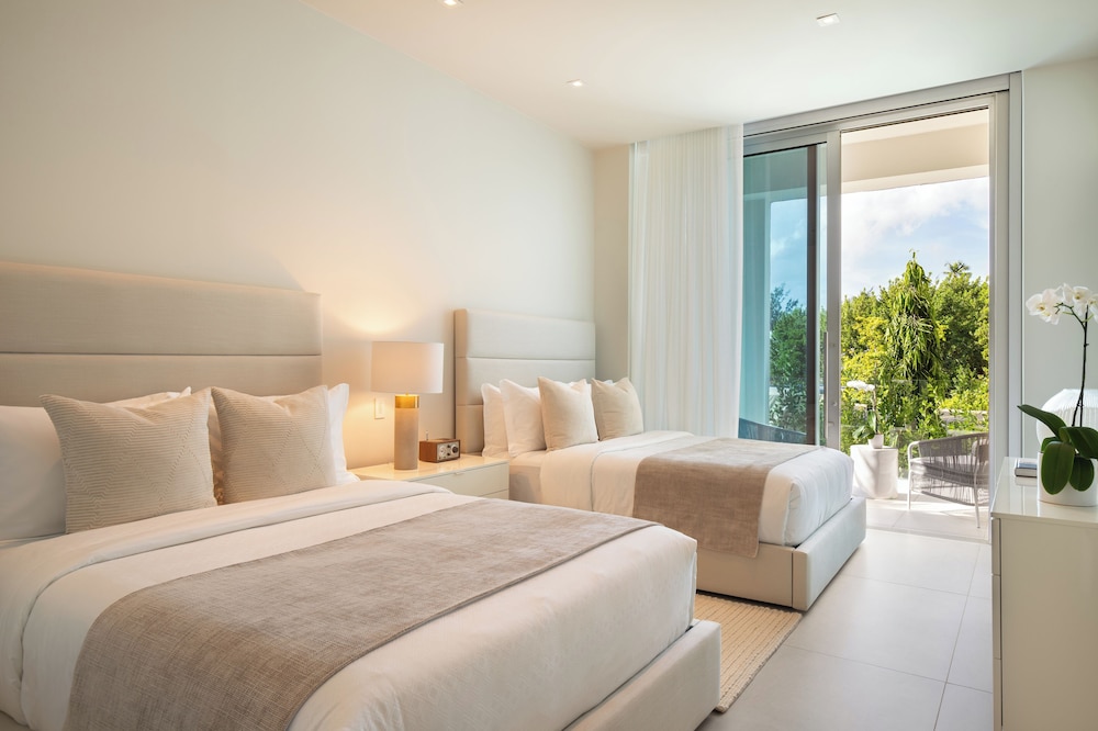3 Bedrooms, Residence, 2 King Beds, 2 Queen Beds, Ocean Front, with Pool
