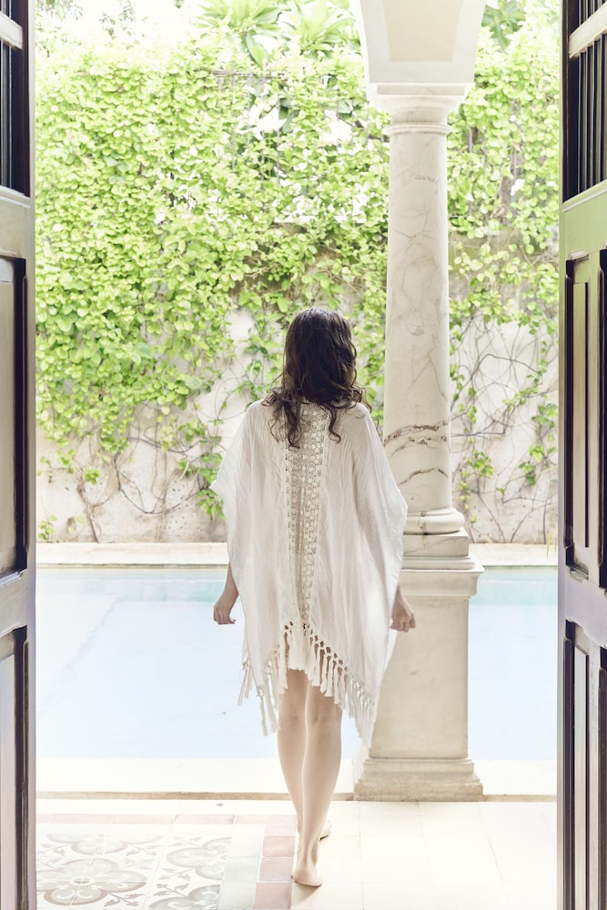 Casa Lecanda Boutique 32/38