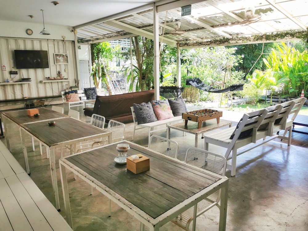 Glur Hostel 44/65