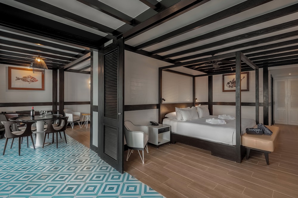 Master, Privilege, Suite, King Bed, Ocean View, Sofa, King B