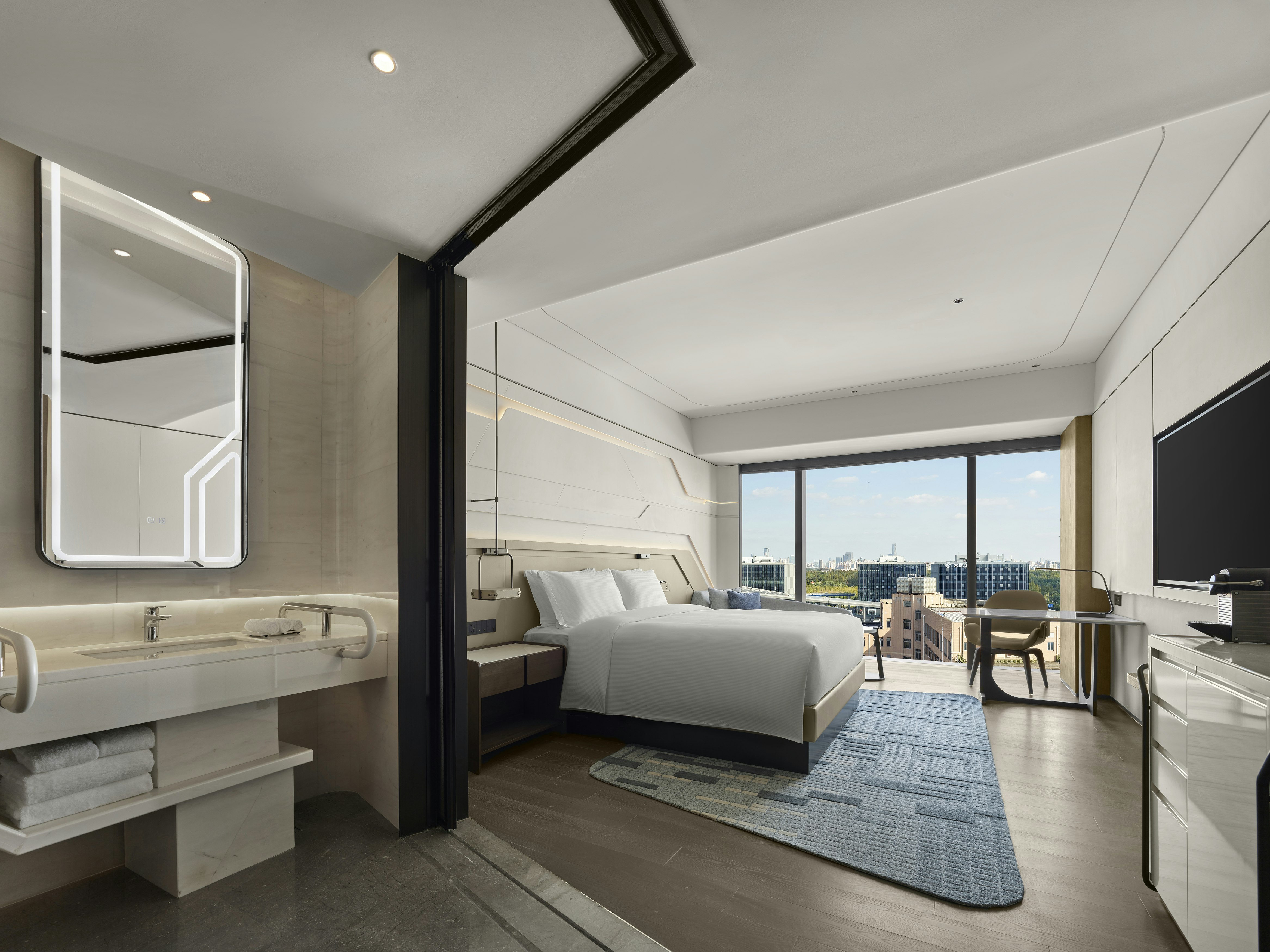 ROOM, KING BED, ACCESSIBLE