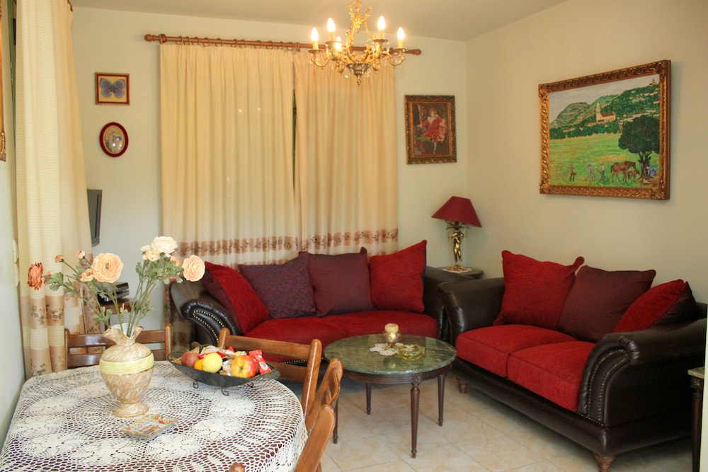 Monambeles Villas 37/76
