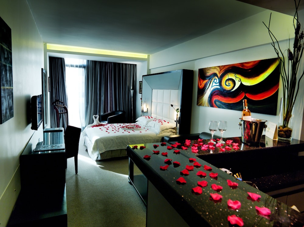 Wh Hotel 20/50
