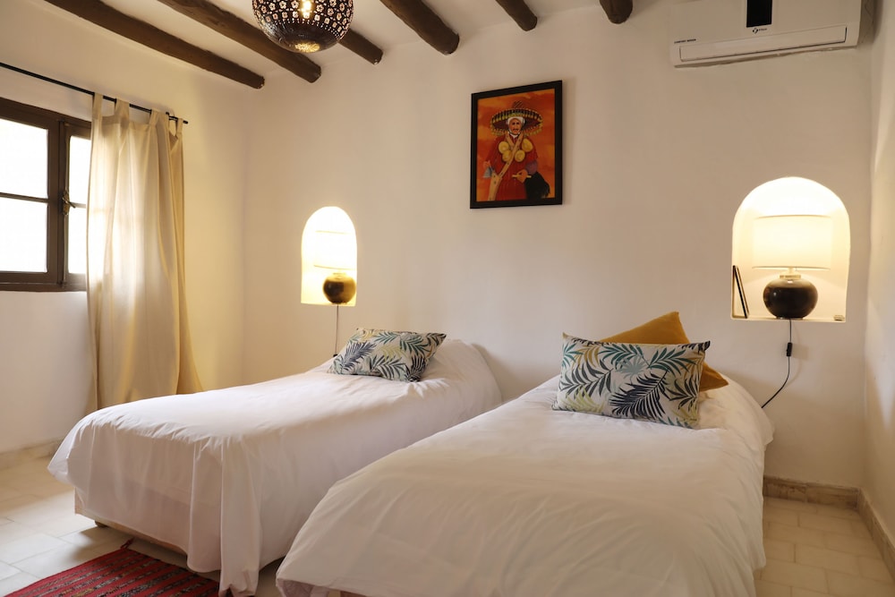 2 BEDROOMS, CLASSIC, SUITE