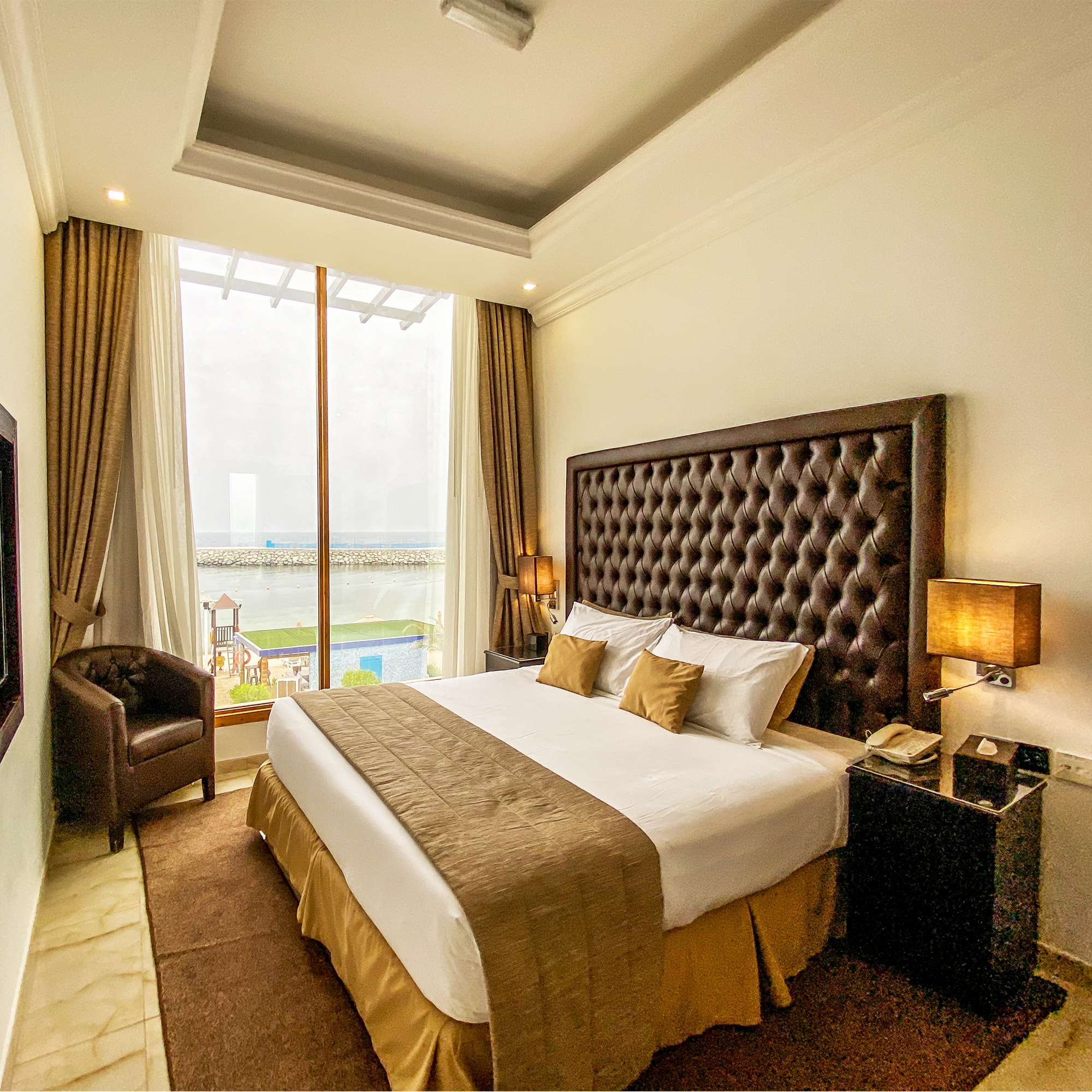 بنغل سوبيريور بإطلالة على المسبح