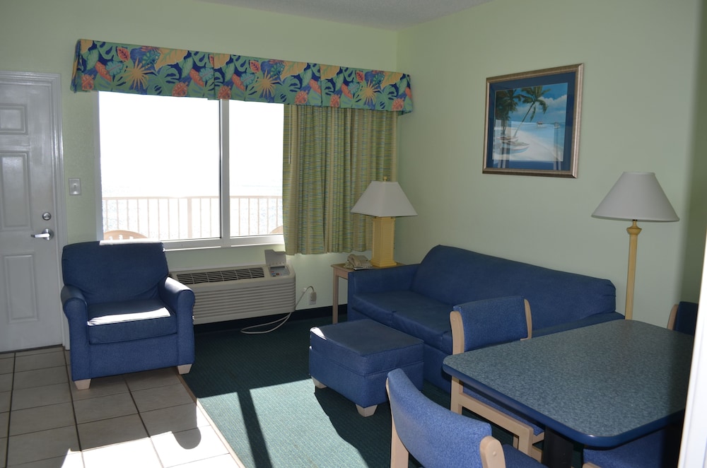 Palmetto Inn &amp; Suites 48/67