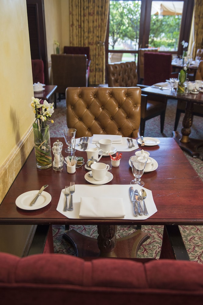 Palazzo Hotel At Montecasino 55/69