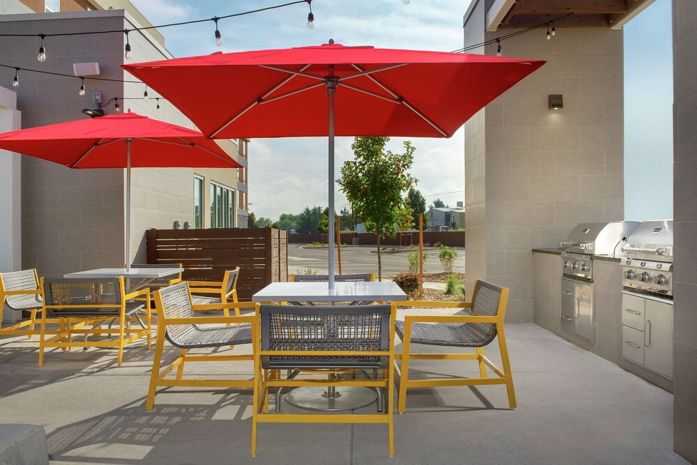 Home2 Suites by Hilton Longmont 22/30