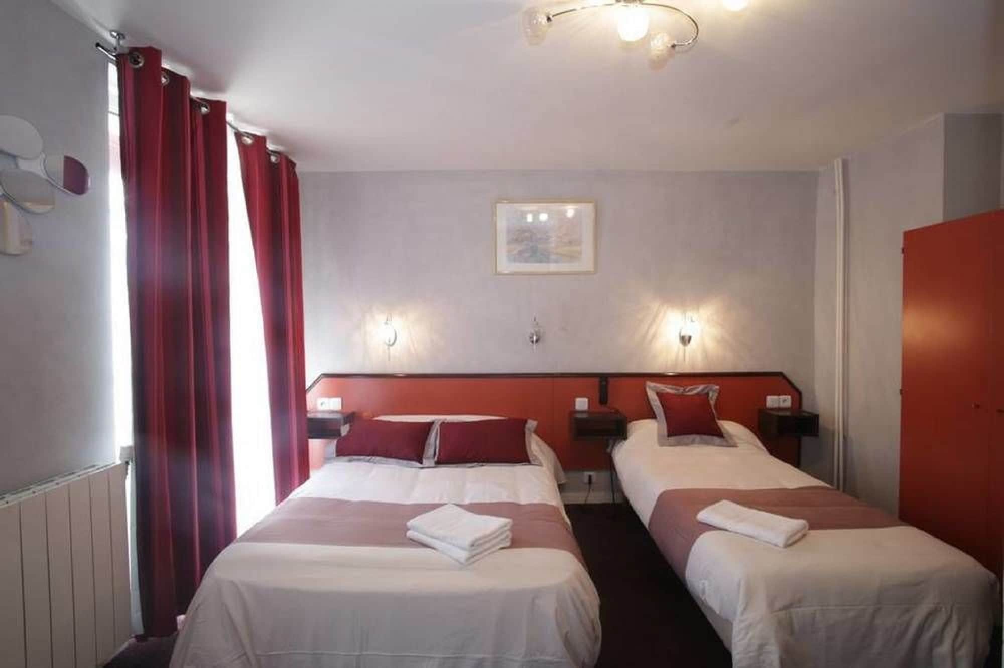 ROOM, TRIPLE