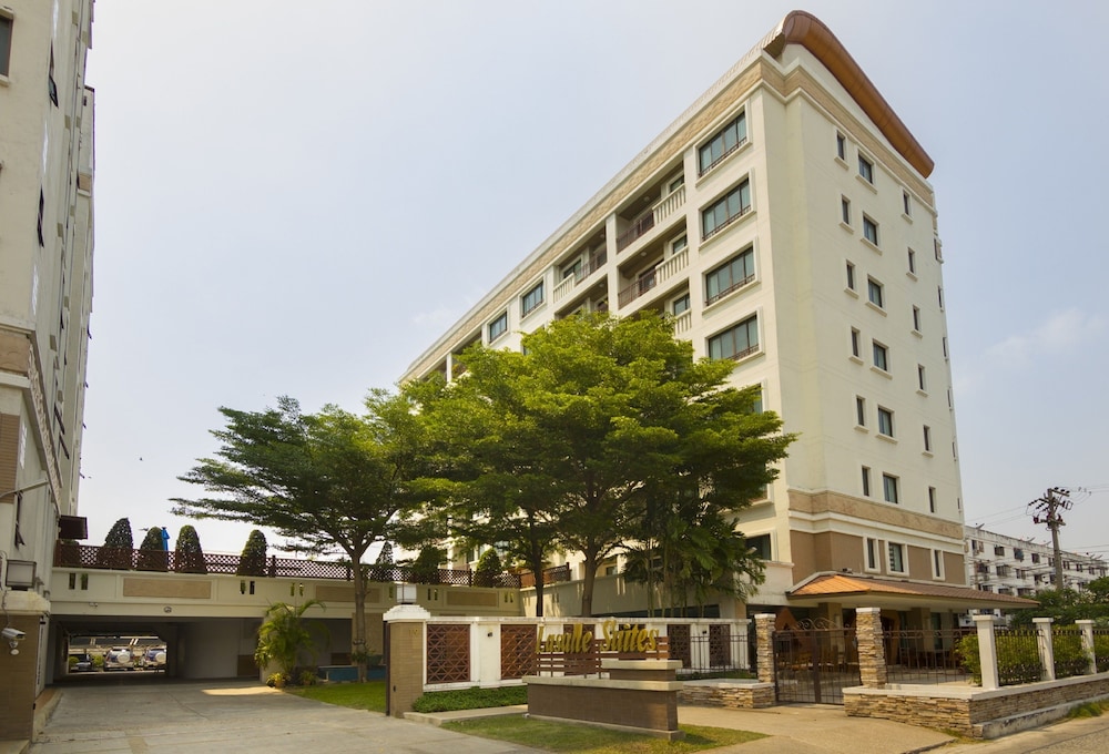 Lasalle Suites Spa 64/74