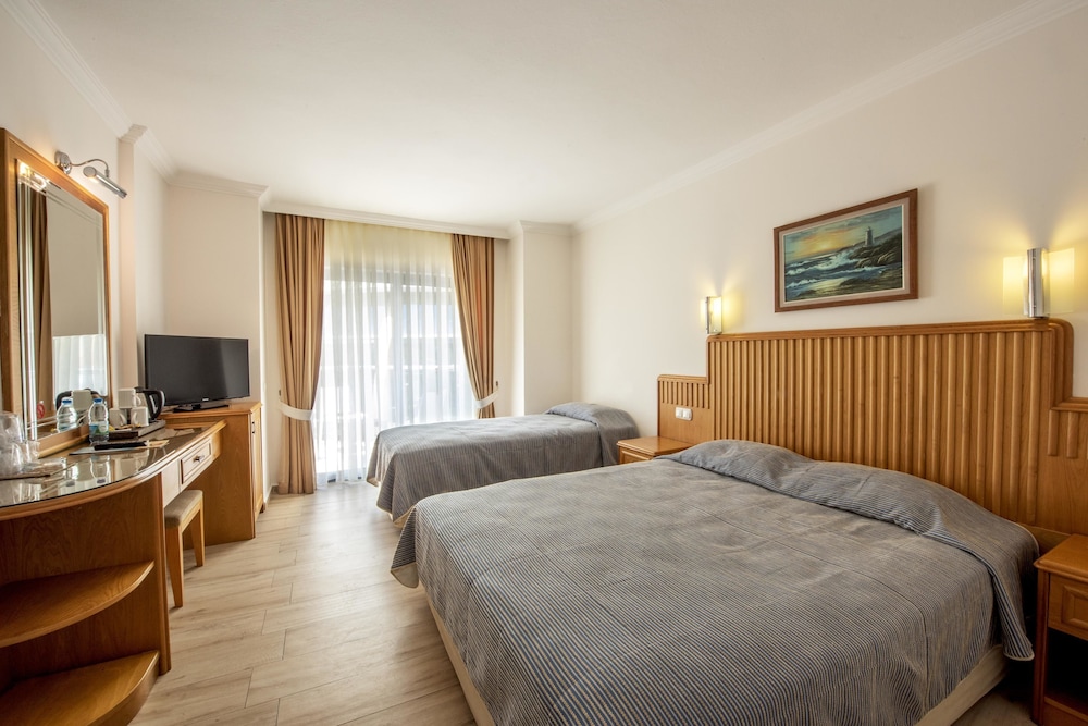 Belcehan Deluxe Hotel 15/50