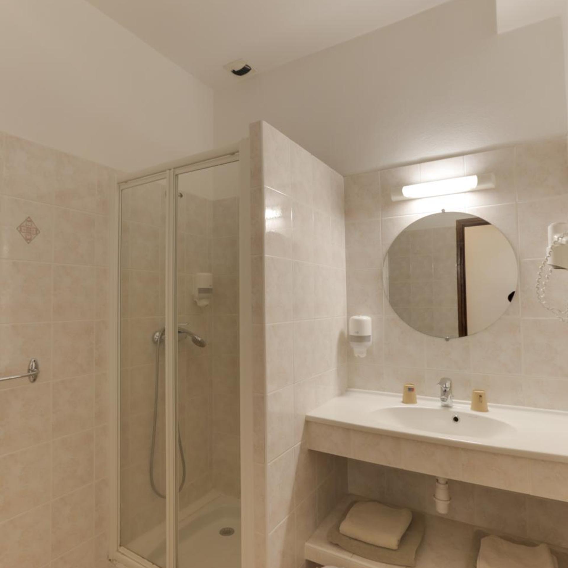 Hotel des Etrangers 14/15