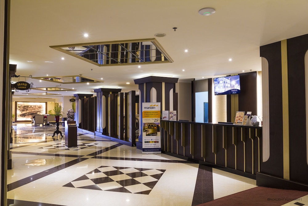 Varna Culture Hotel Soerabaia 6/49