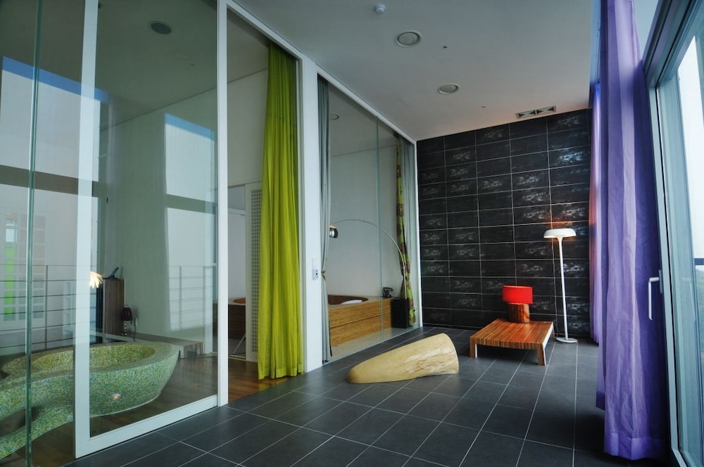Haslla Art World Museum Hotel 62/64