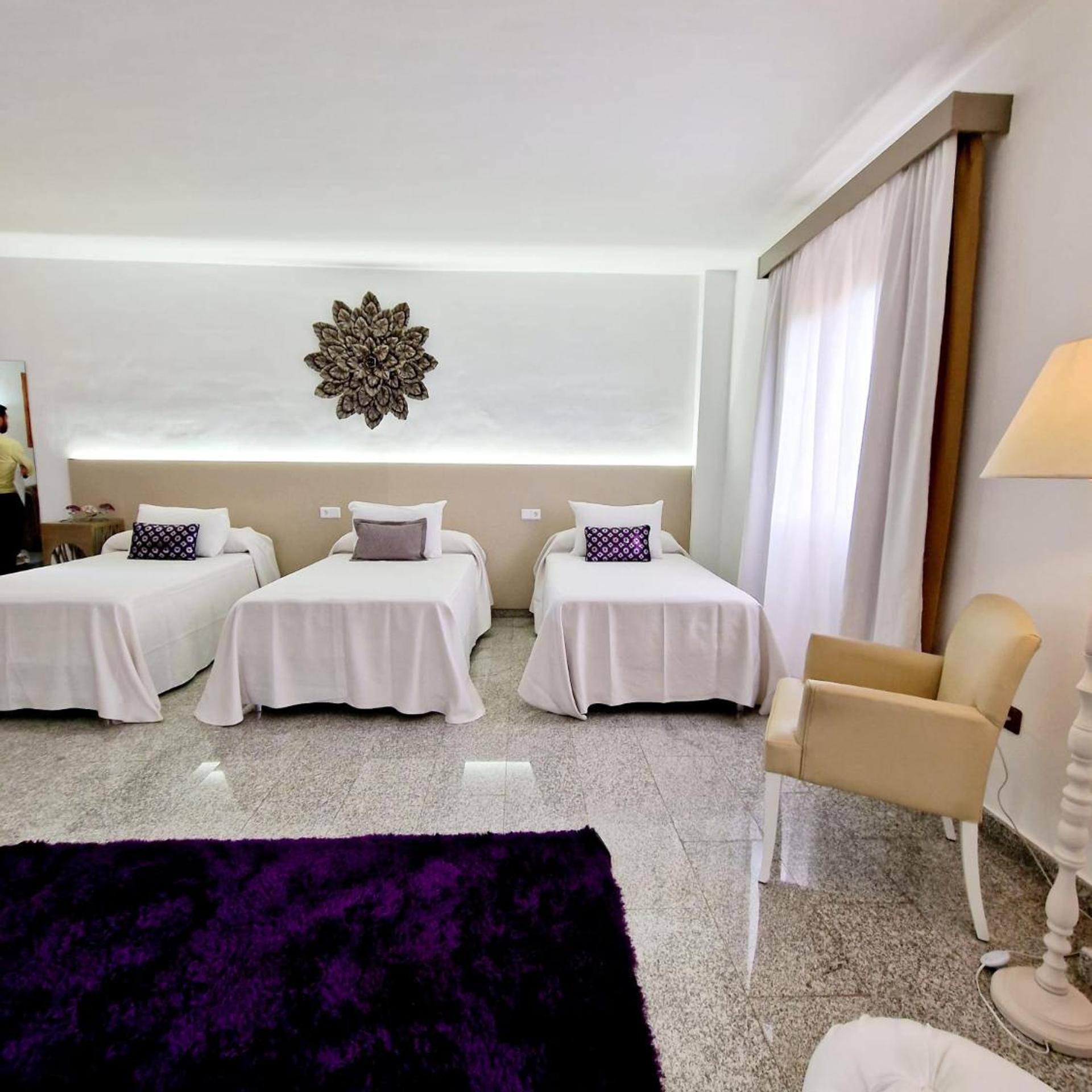 جناح عائلي، Hotel Plaza del Castillo 3/7