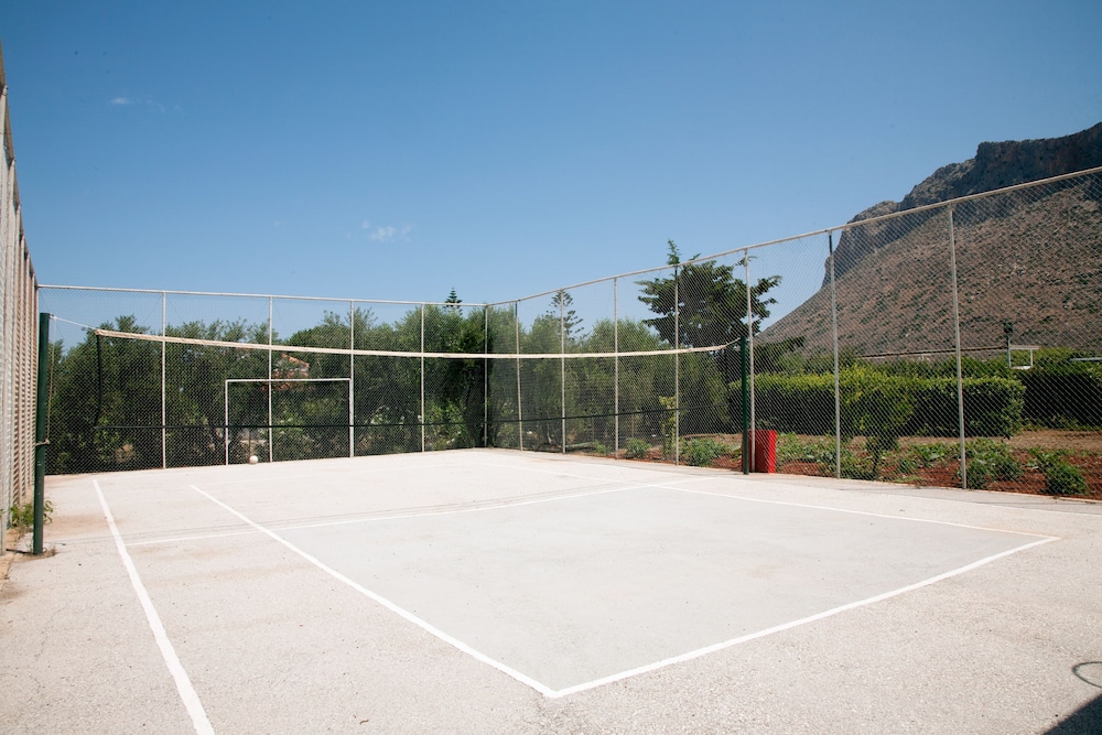 Artemis Village Apartments &amp; Studios 14/50
