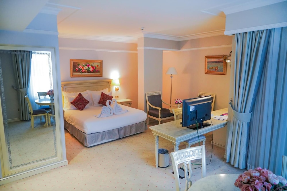 Demir Hotel 12/44