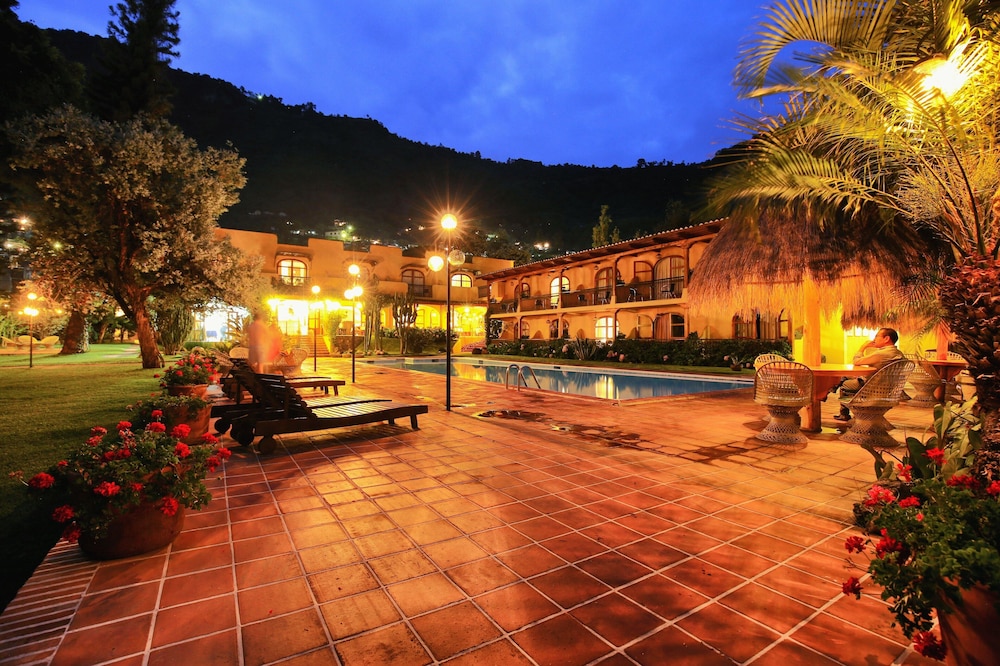 VILLA SANTA CATARINA 46/48
