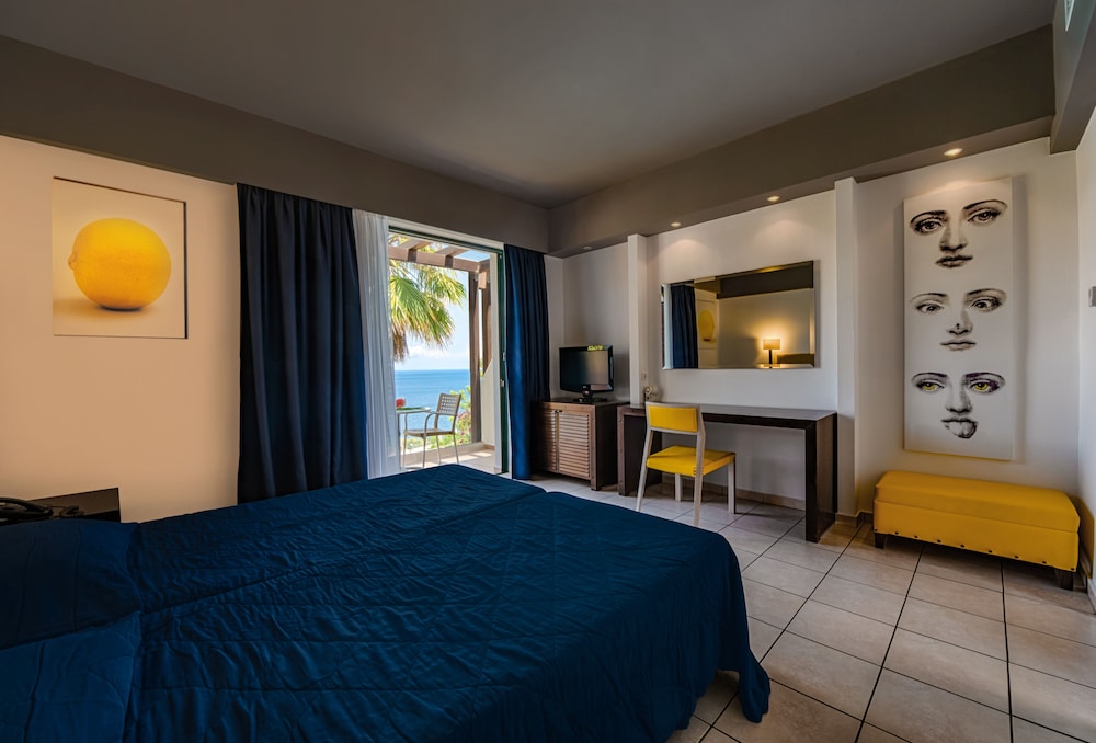 Apostolata Island Resort and Spa 17/71