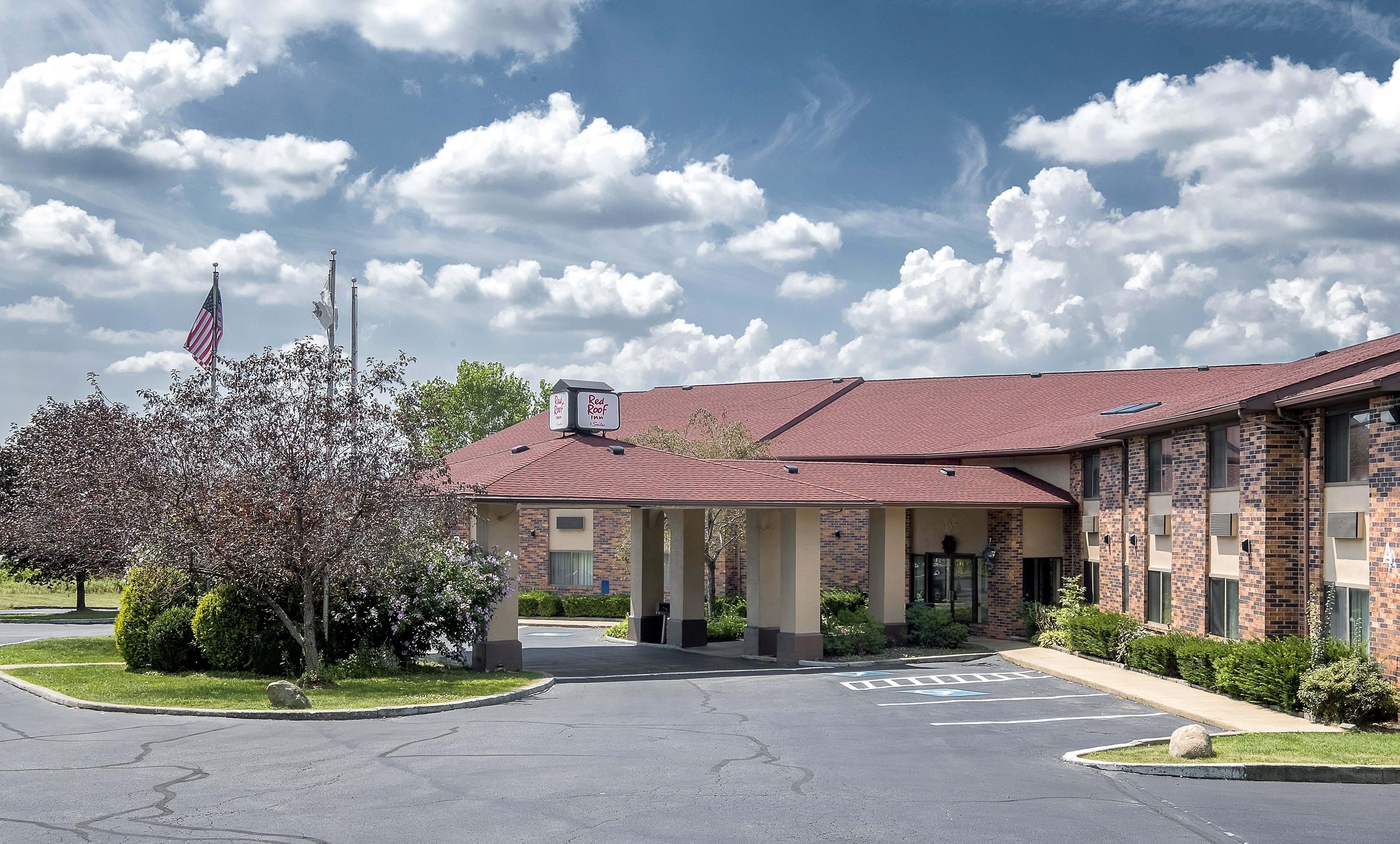 Red Roof Inn & Suites Hermitage 2/30