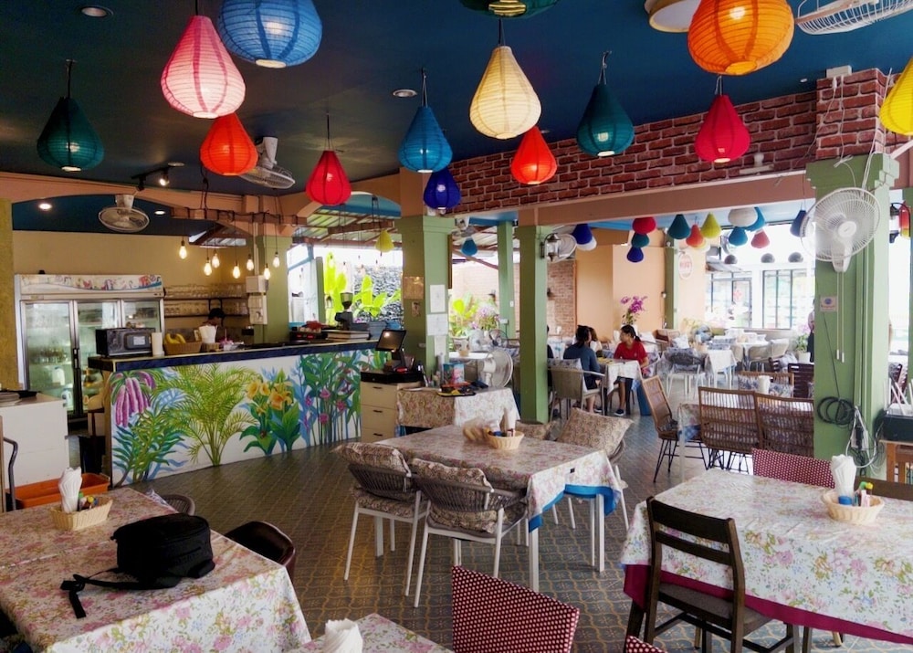 Sugar and Spice Inn 36/48