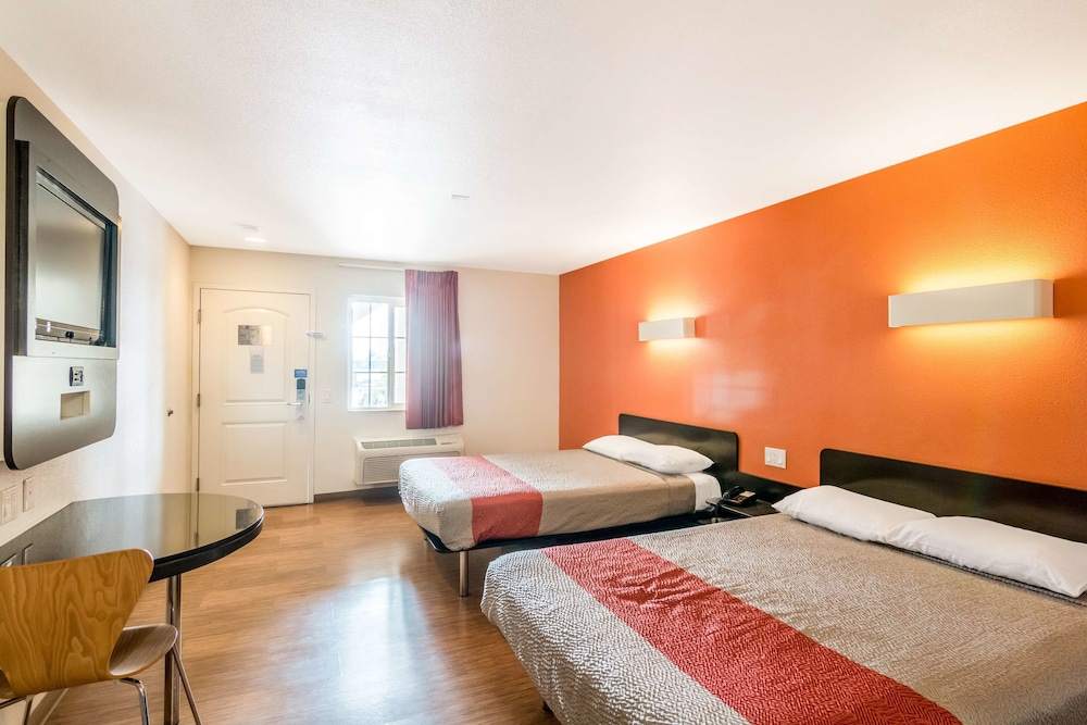 Motel6 Bell Gardens, CA - Los Angeles 21/38