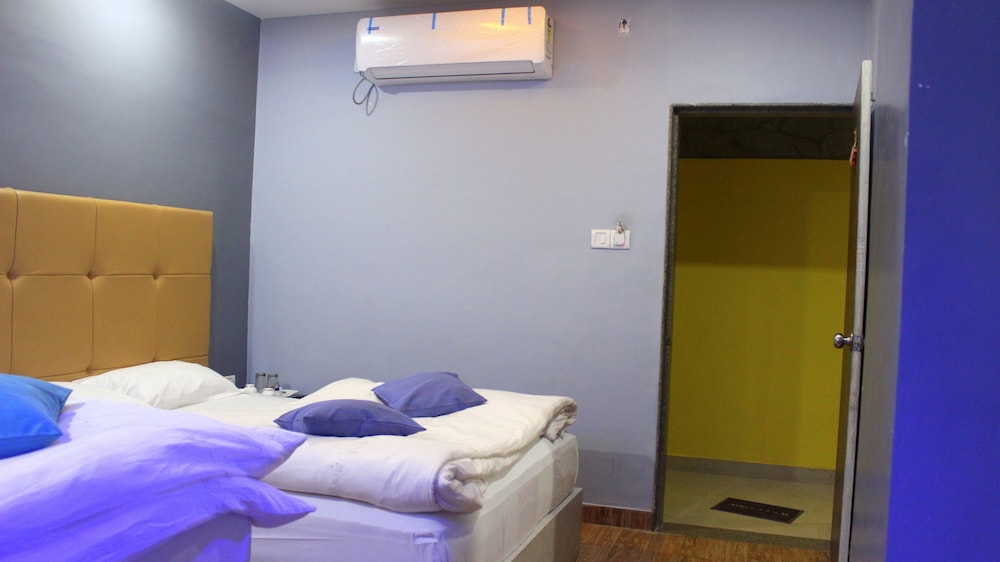 Hotel Toppers Corner Mount Abu 6/67