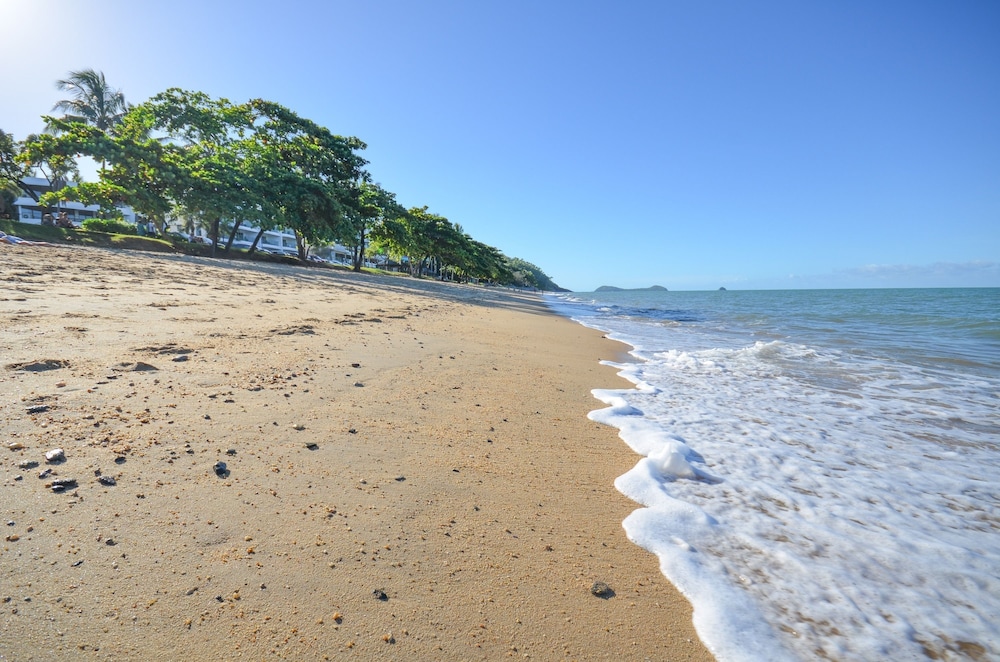 Roydon Beachfront Holiday Apartments 39/50