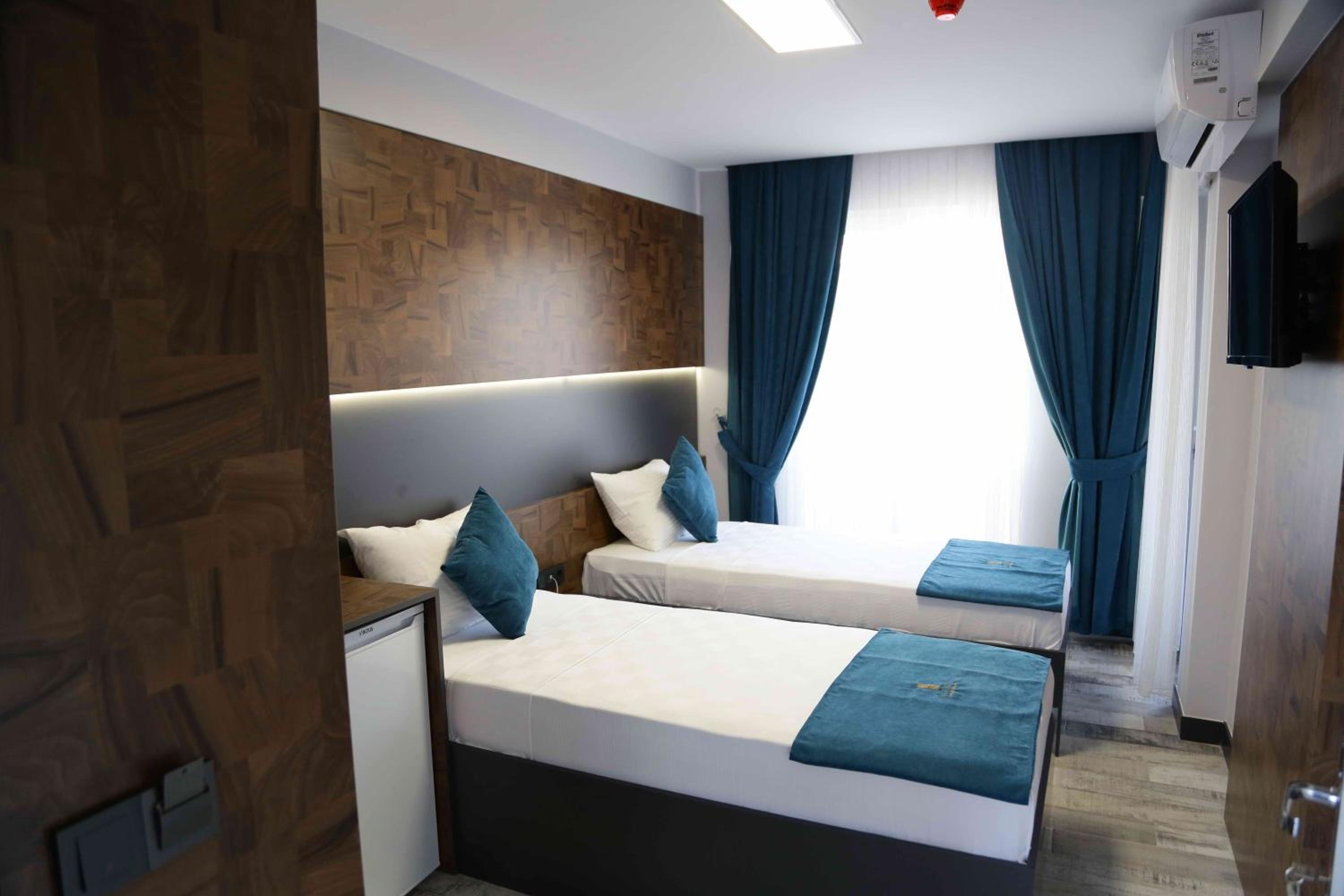 Ladik Hotel 11/50