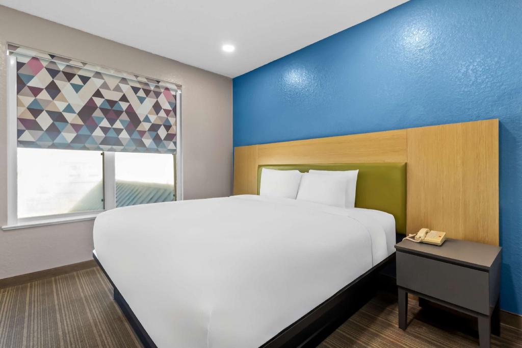 1 Bedroom, Suite, King Bed