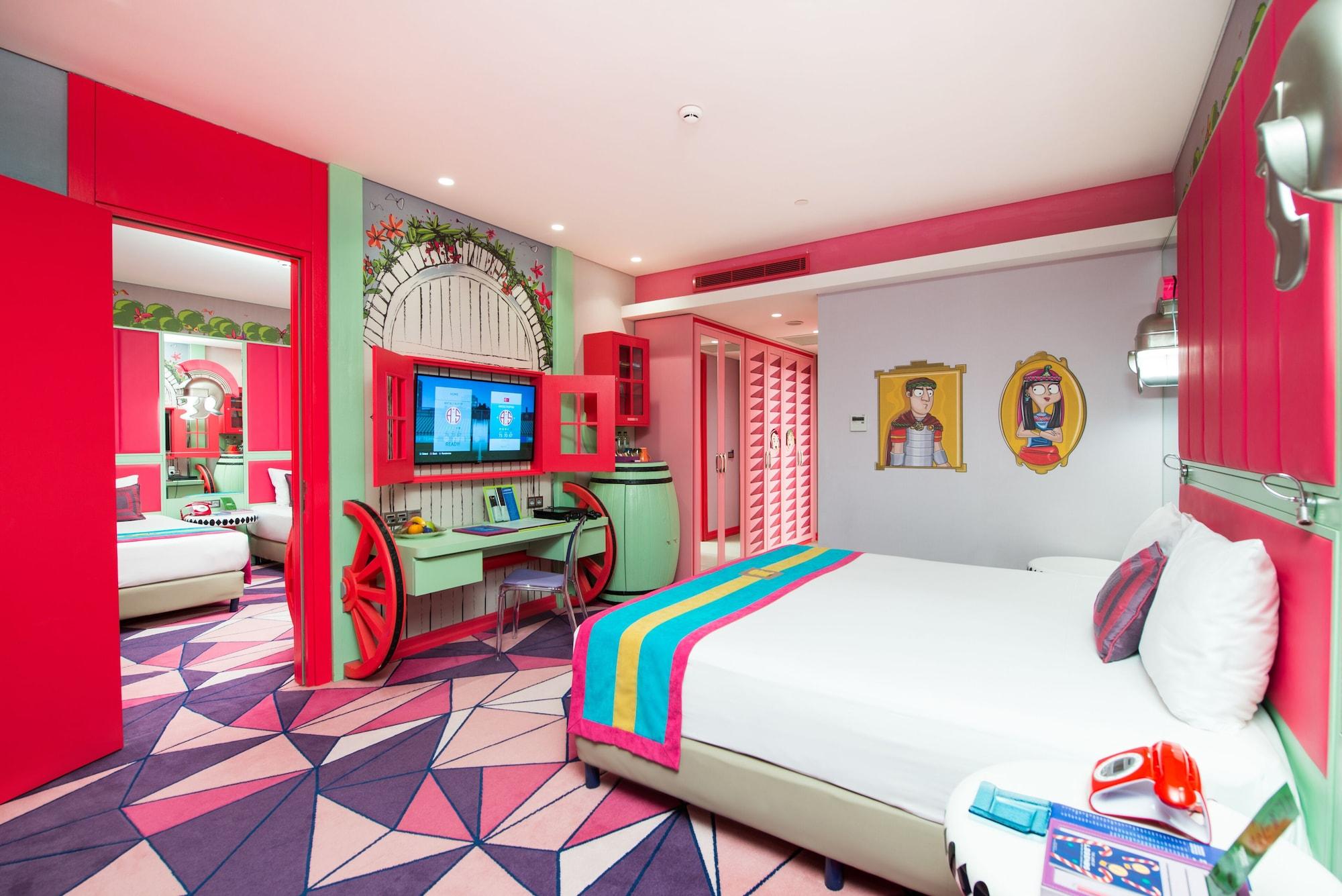 Connecting, Deluxe, Multiple Beds