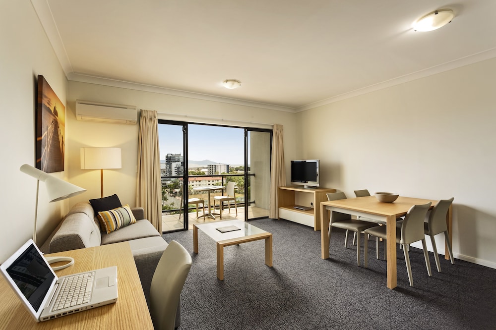 MainStay Suites Townsville 22/47