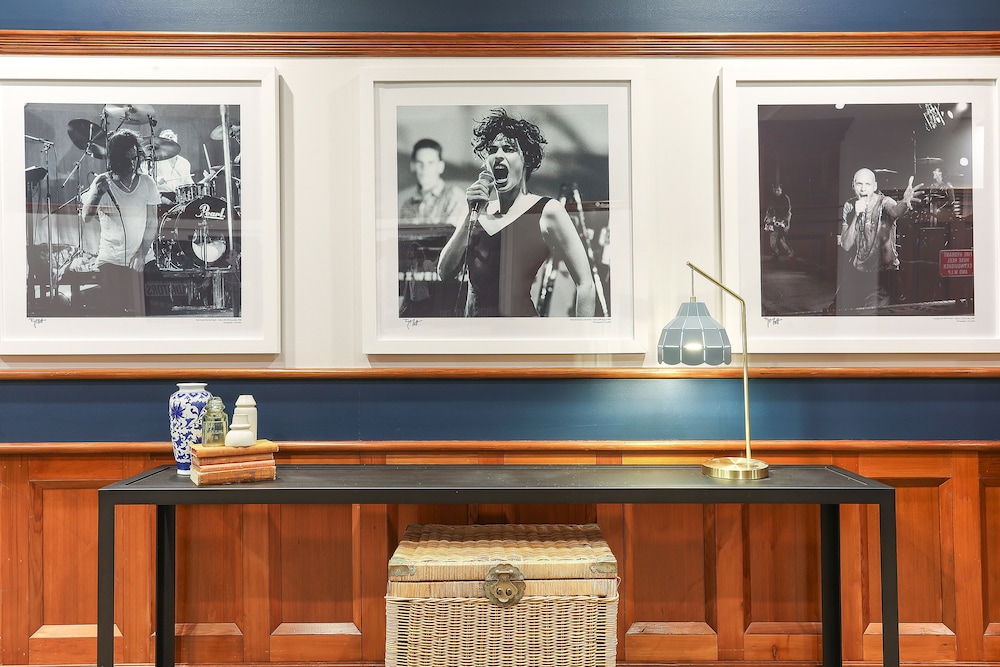 Coogee Bay Hotel Pub Style 3/50