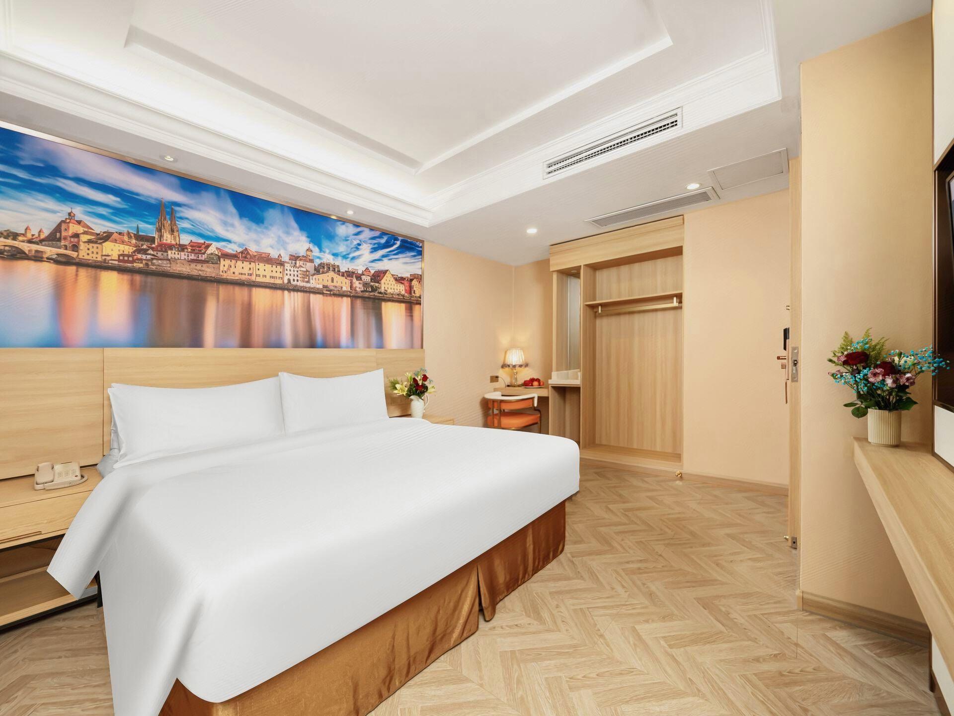 Vienna Hotel (Shanghai Jing'an Gaoping Road) 25/44