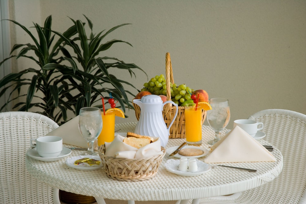 Peninsula Island Resort Spa All Suites 42/66