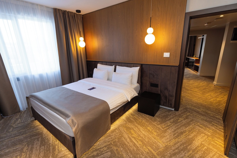 Grand Hotel Coroana 25/55