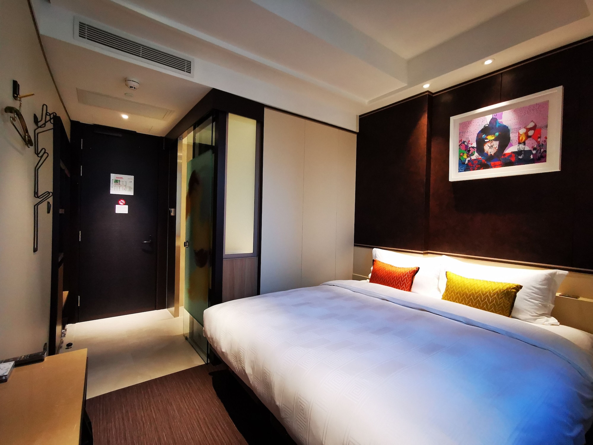 ELITE, KING BED